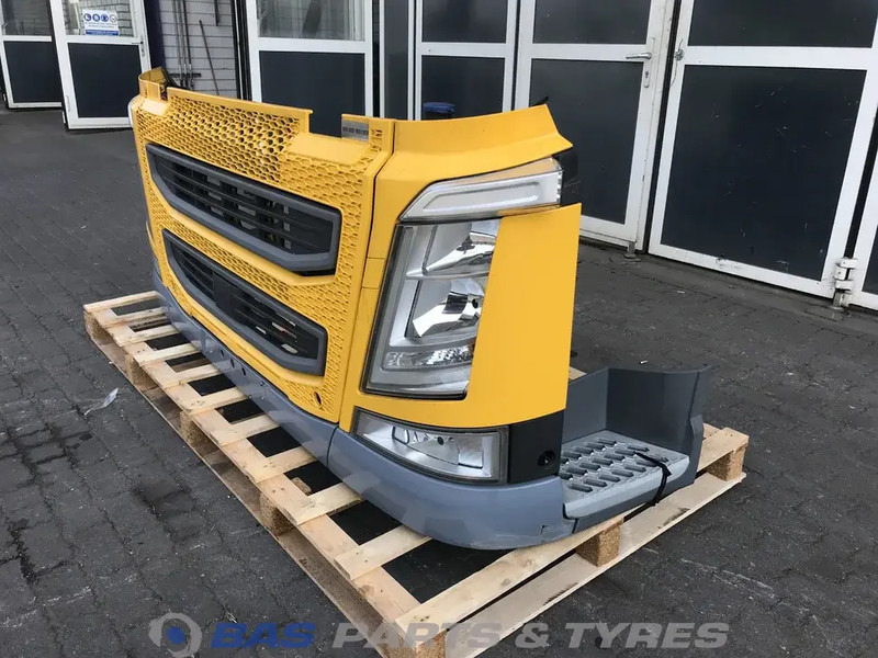 Volvo FH4 Bumper Volvo 23720227 - Bumper for Truck: picture 2 Volvo FH4 Bumper Volvo 23720227 - Bumper for Truck: picture 2