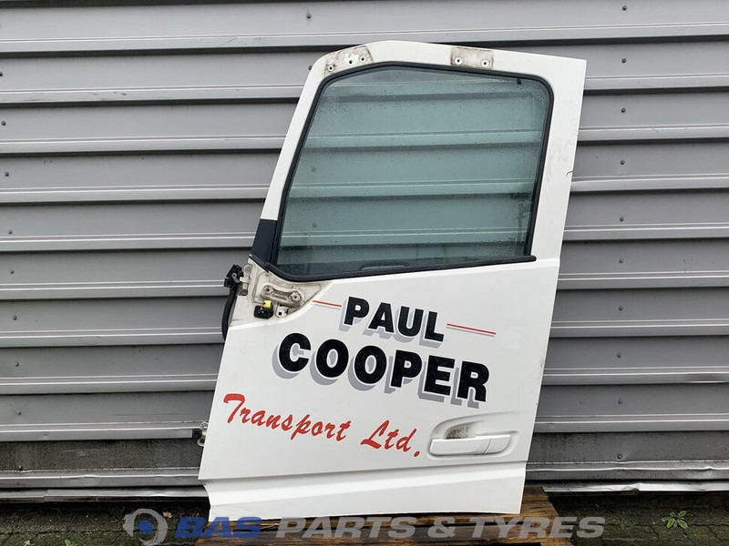 Volvo FH4 - Door and parts for Truck: picture 1 Volvo FH4 - Door and parts for Truck: picture 1