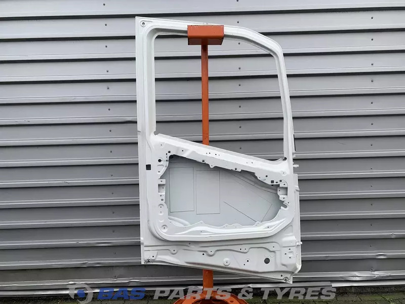 Volvo FH4 - Door and parts for Truck: picture 2 Volvo FH4 - Door and parts for Truck: picture 2