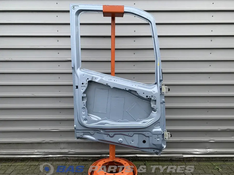 Volvo FH4 - Door and parts for Truck: picture 2 Volvo FH4 - Door and parts for Truck: picture 2