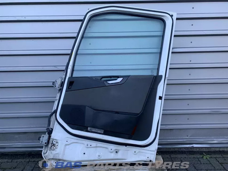 Volvo FH4 - Door and parts for Truck: picture 2 Volvo FH4 - Door and parts for Truck: picture 2