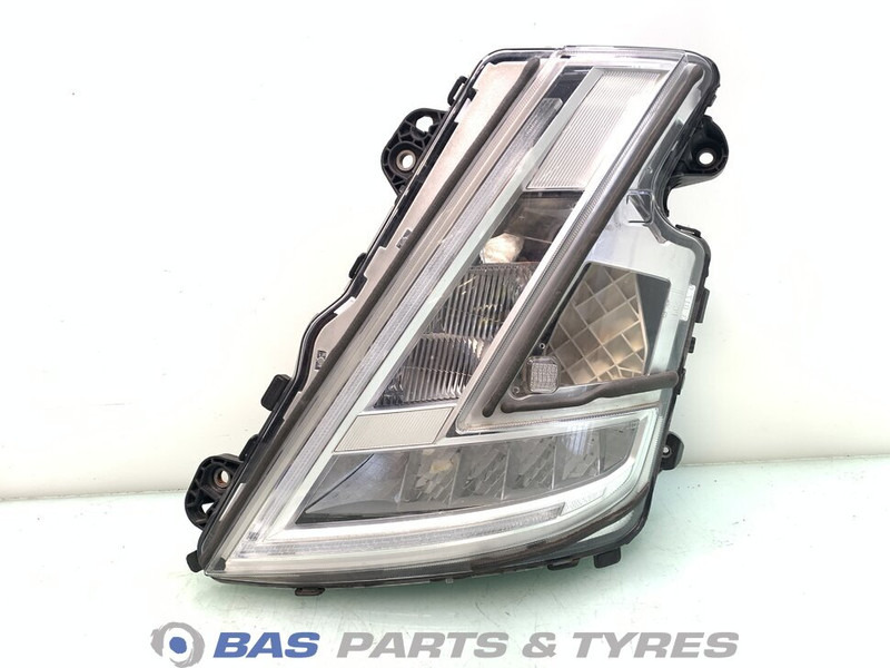 Volvo FH4B - Headlight for Truck: picture 1 Volvo FH4B - Headlight for Truck: picture 1