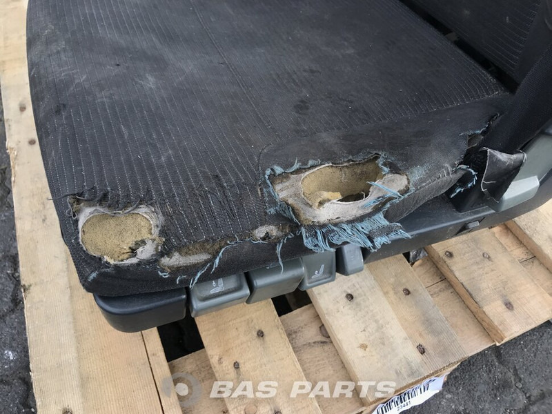 Volvo FL Bestuurdersstoel Volvo 20862618 - Seat for Truck: picture 5 Volvo FL Bestuurdersstoel Volvo 20862618 - Seat for Truck: picture 5