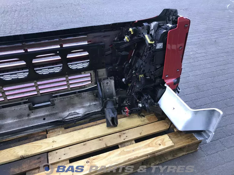 Volvo FM4 Bumper Volvo 21221129 - Bumper for Truck: picture 5 Volvo FM4 Bumper Volvo 21221129 - Bumper for Truck: picture 5
