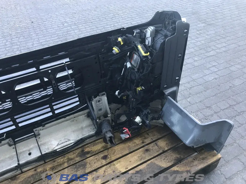 Volvo FM4 - Bumper for Truck: picture 5 Volvo FM4 - Bumper for Truck: picture 5