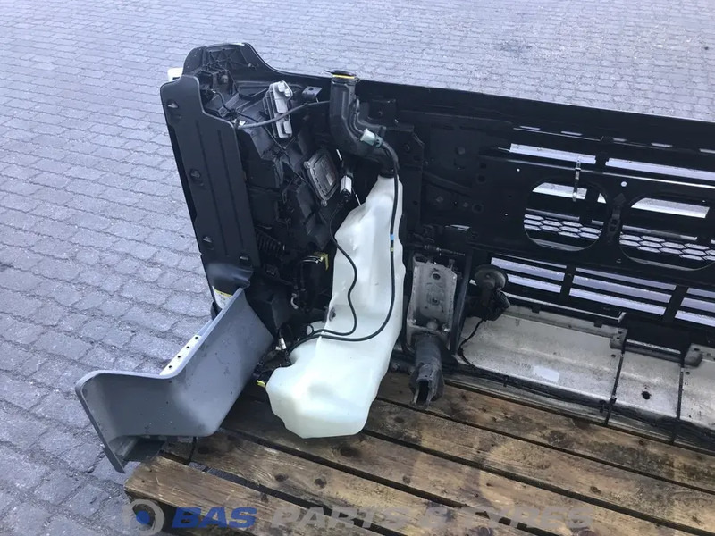 Volvo FM4 - Bumper for Truck: picture 4 Volvo FM4 - Bumper for Truck: picture 4