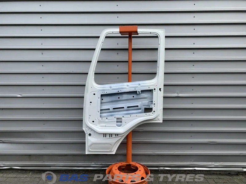 Volvo FM4 - Door and parts for Truck: picture 2 Volvo FM4 - Door and parts for Truck: picture 2