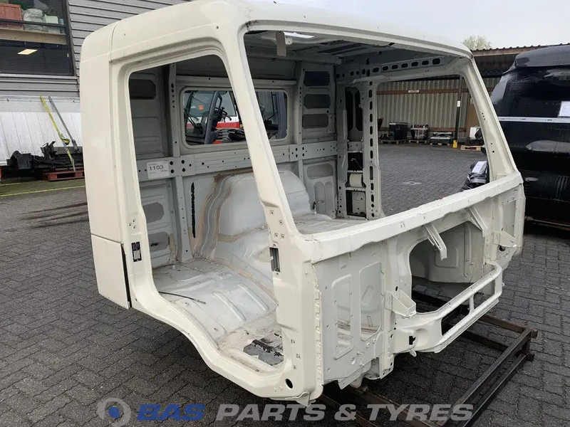 Volvo FM4 Volvo Day Cab L1EH1 3175940 - Cab and interior for Truck: picture 2 Volvo FM4 Volvo Day Cab L1EH1 3175940 - Cab and interior for Truck: picture 2