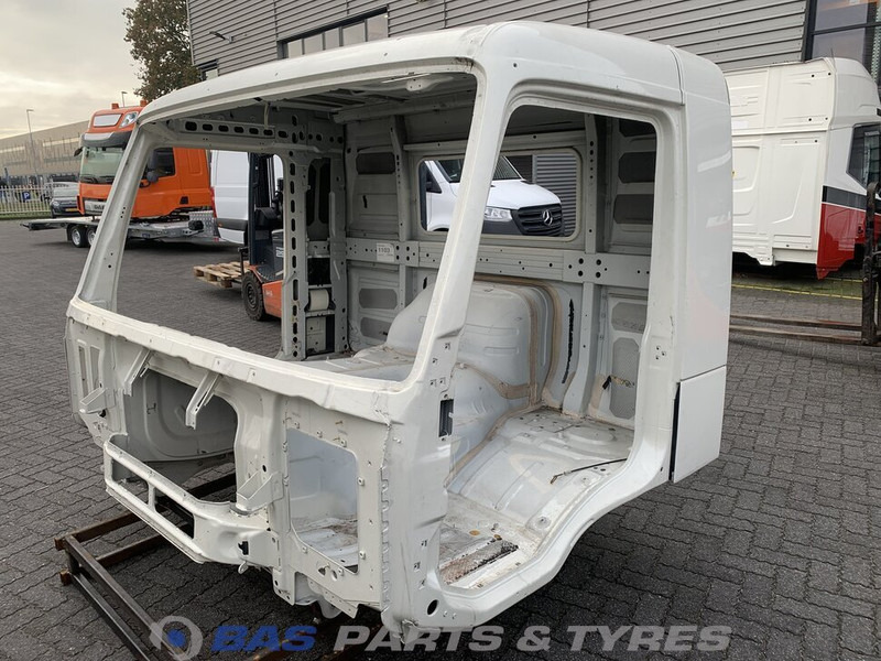 Volvo FM4 Volvo Day Cab L1EH1 3175940 - Cab and interior for Truck: picture 1 Volvo FM4 Volvo Day Cab L1EH1 3175940 - Cab and interior for Truck: picture 1