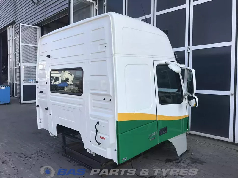 Volvo FM4 Volvo Globetrotter L2H2 3980267 - Cab and interior for Truck: picture 4 Volvo FM4 Volvo Globetrotter L2H2 3980267 - Cab and interior for Truck: picture 4