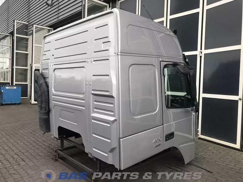 Volvo FM4 Volvo Globetrotter L2H2 3980267 - Cab and interior for Truck: picture 4 Volvo FM4 Volvo Globetrotter L2H2 3980267 - Cab and interior for Truck: picture 4