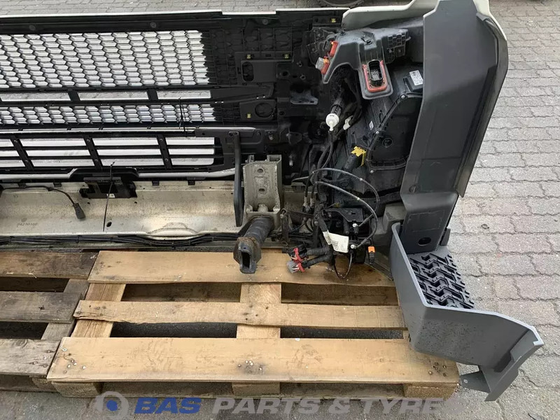 Volvo FM5 Bumper Volvo 82491840 - Bumper for Truck: picture 5 Volvo FM5 Bumper Volvo 82491840 - Bumper for Truck: picture 5