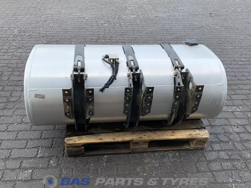 Volvo - Fuel tank for Truck: picture 2 Volvo - Fuel tank for Truck: picture 2