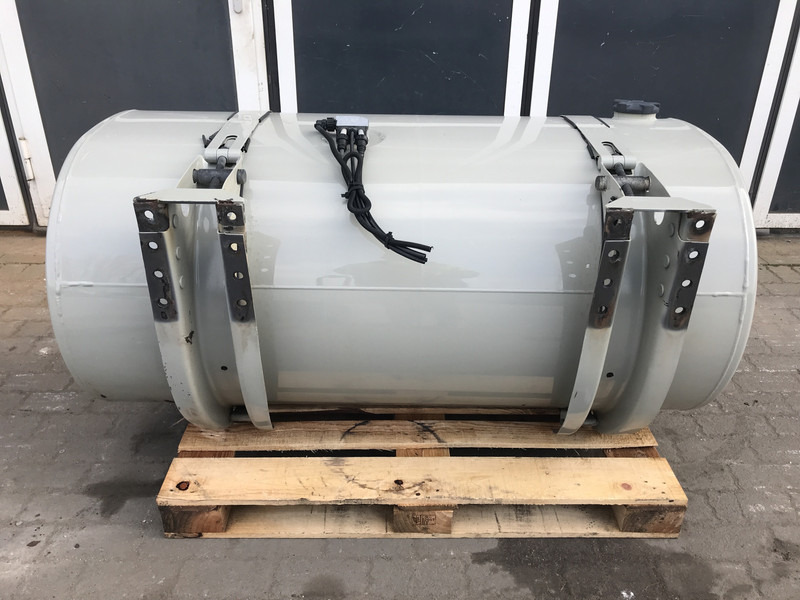Volvo - Fuel tank for Truck: picture 3 Volvo - Fuel tank for Truck: picture 3