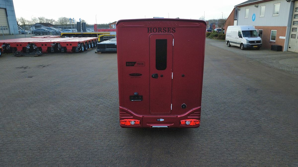 Equi-Trek Valiant - Horse trailer: picture 3 Equi-Trek Valiant - Horse trailer: picture 3