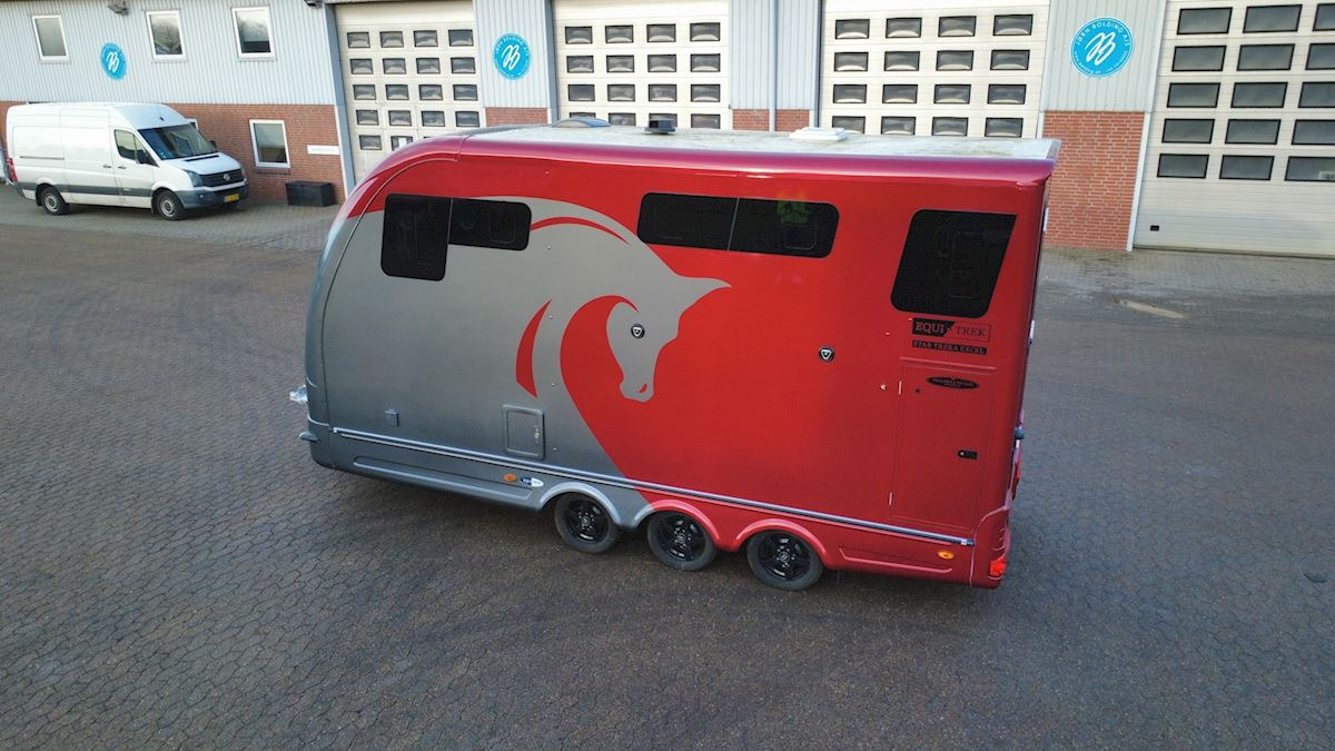Equi-Trek Valiant - Horse trailer: picture 2 Equi-Trek Valiant - Horse trailer: picture 2