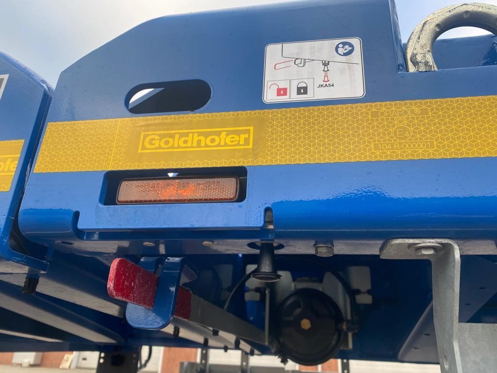 Low loader semi-trailer Goldhofer STN-L 4: picture 10