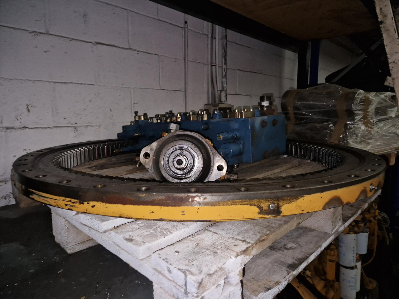 CORONA PARA LIEBHERR A900B LI - Slewing ring for Construction machinery: picture 2 CORONA PARA LIEBHERR A900B LI - Slewing ring for Construction machinery: picture 2