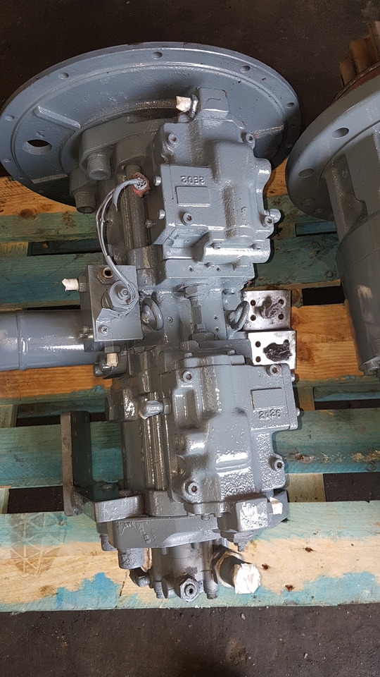 DAEWOO S220LCV - Hydraulic pump for Construction machinery: picture 1 DAEWOO S220LCV - Hydraulic pump for Construction machinery: picture 1