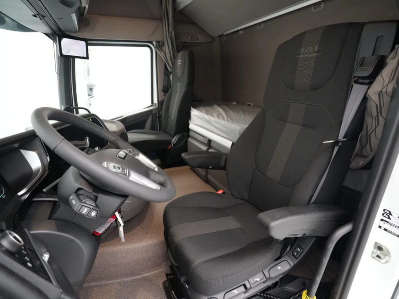 New Tractor unit DAF XF 480 FT PTO PREP MIRRORS B3 ALARM 845L TANK: picture 16