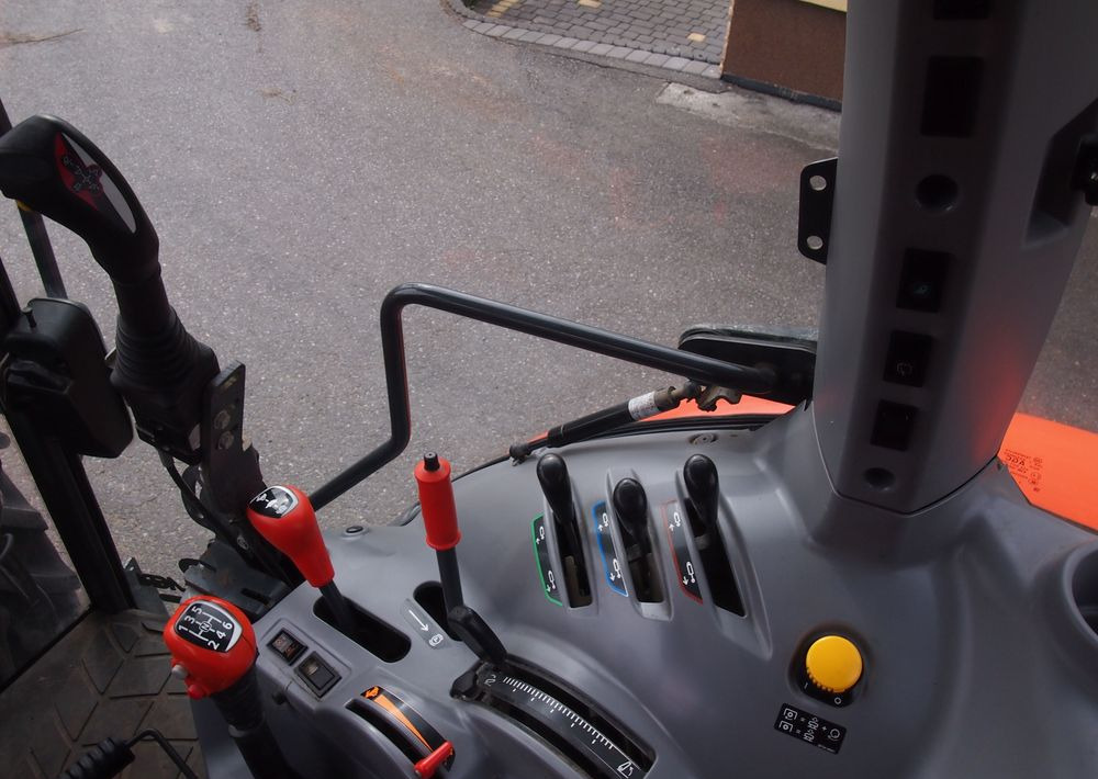 Ciągnik Kubota M5111 2019 Ciągnik rolniczy Kubota z ładowaczem czołowym TUR on lease Ciągnik Kubota M5111 2019 Ciągnik rolniczy Kubota z ładowaczem czołowym TUR: picture 13 Ciągnik Kubota M5111 2019 Ciągnik rolniczy Kubota z ładowaczem czołowym TUR on lease Ciągnik Kubota M5111 2019 Ciągnik rolniczy Kubota z ładowaczem czołowym TUR: picture 13