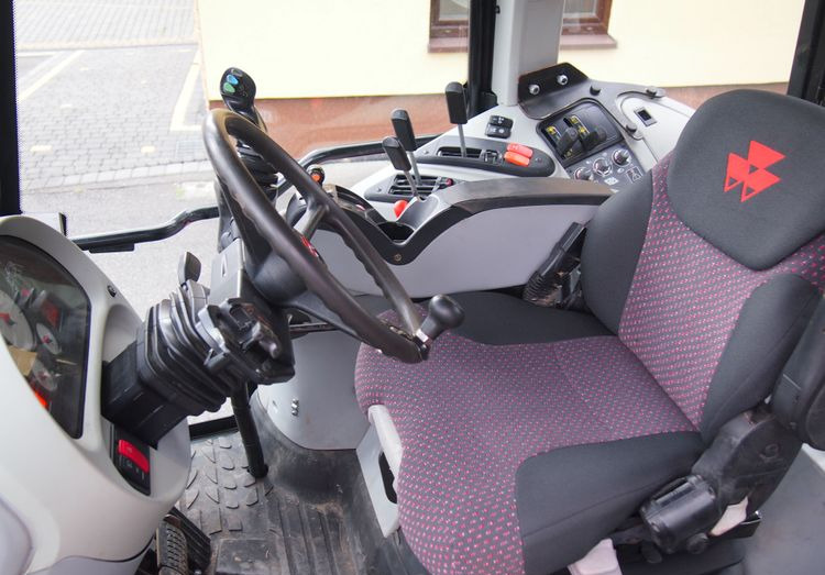 Ciągnik Massey Ferguson MF 6455 Dyna6 2013 Ciągnik rolniczy Massey Ferguson z Ładowaczem i TUZ-em on lease Ciągnik Massey Ferguson MF 6455 Dyna6 2013 Ciągnik rolniczy Massey Ferguson z Ładowaczem i TUZ-em: picture 10