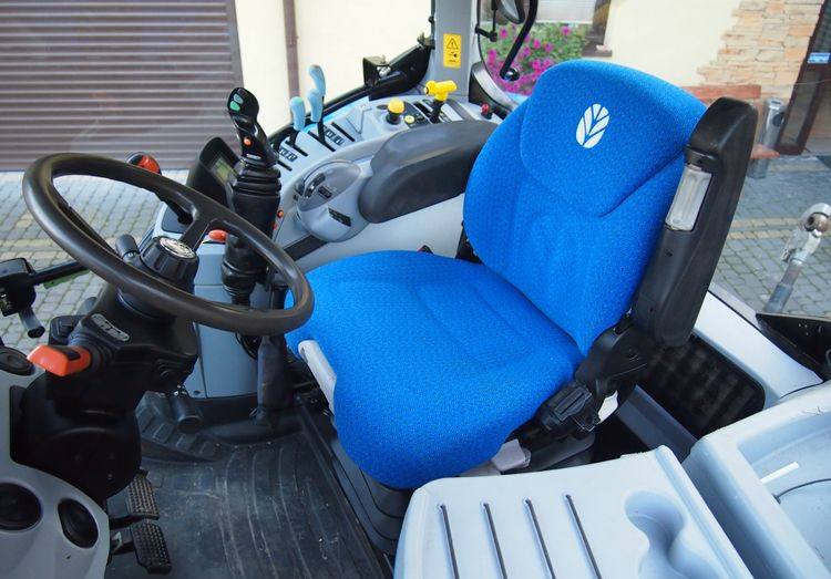 Ciągnik New Holland NH T6.140 2016 New Holland z Ładowaczem czołowym TUR on lease Ciągnik New Holland NH T6.140 2016 New Holland z Ładowaczem czołowym TUR: picture 9 Ciągnik New Holland NH T6.140 2016 New Holland z Ładowaczem czołowym TUR on lease Ciągnik New Holland NH T6.140 2016 New Holland z Ładowaczem czołowym TUR: picture 9