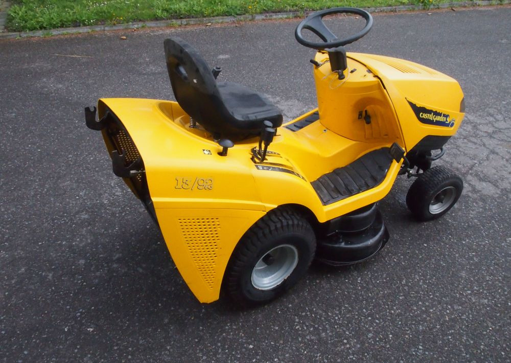 Kosiarka traktorek Castel Garden 13/92 2007 Kosiarka Castel Garden 13/92 - Garden mower: picture 5 Kosiarka traktorek Castel Garden 13/92 2007 Kosiarka Castel Garden 13/92 - Garden mower: picture 5