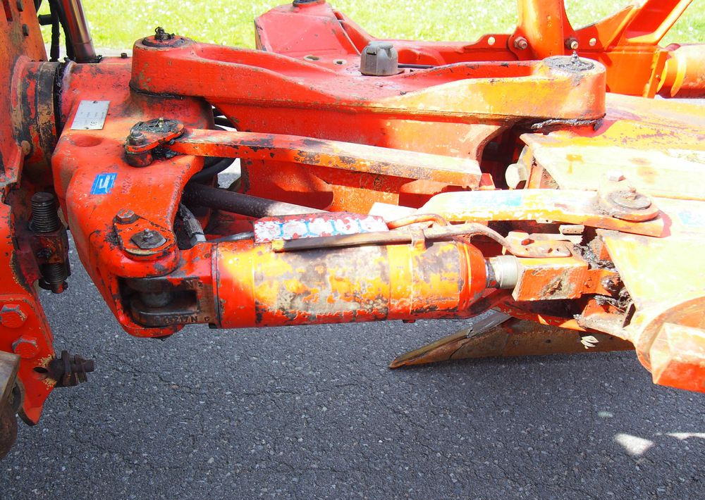 Pług obrotowy Kuhn Kuhn Vari-Master 150 4+1 Pług obracany Kuhn Vari-Master 150 4+1 - Plow: picture 2 Pług obrotowy Kuhn Kuhn Vari-Master 150 4+1 Pług obracany Kuhn Vari-Master 150 4+1 - Plow: picture 2