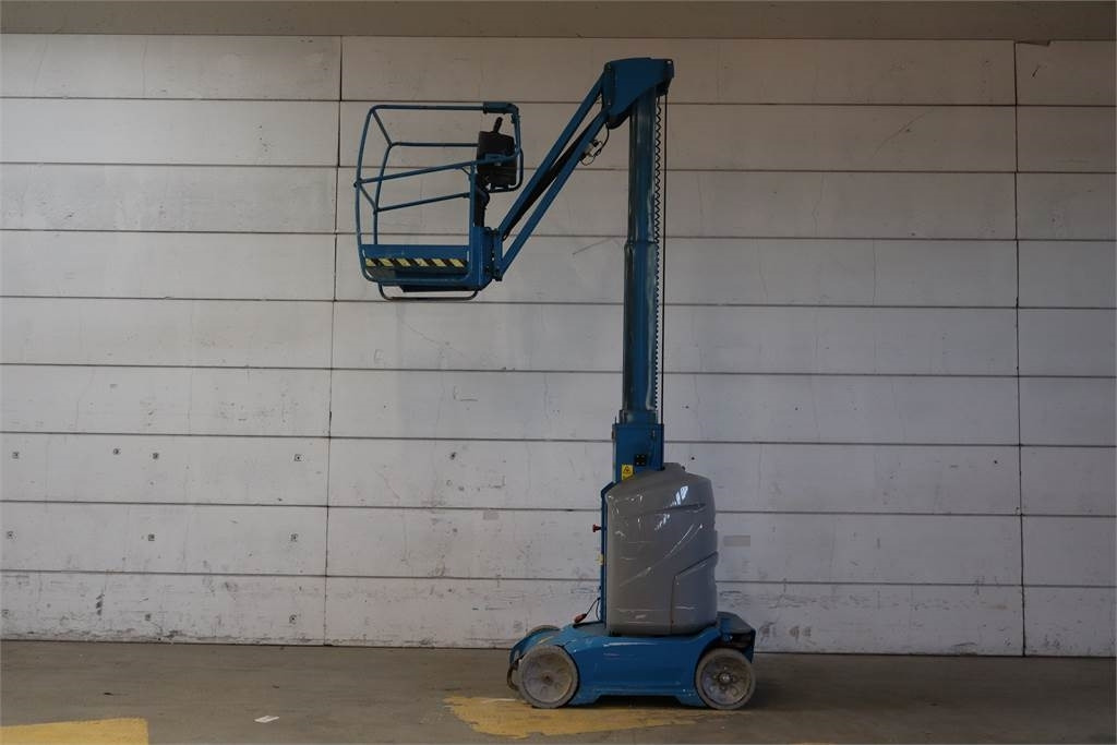 Vertical mast lift Genie GR26J: picture 6