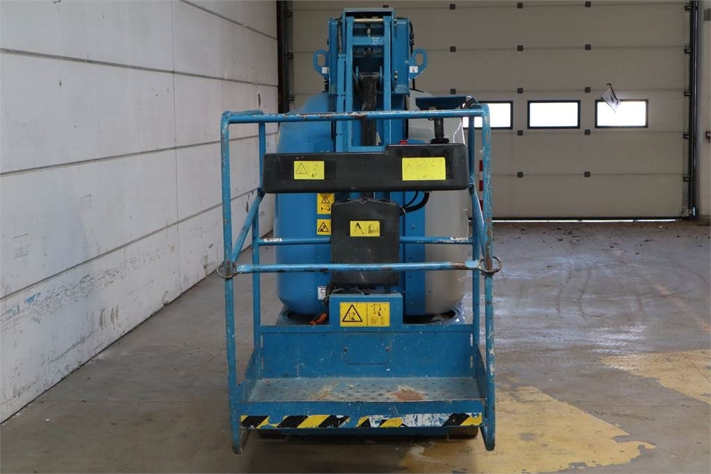 Vertical mast lift Genie GR26J: picture 10