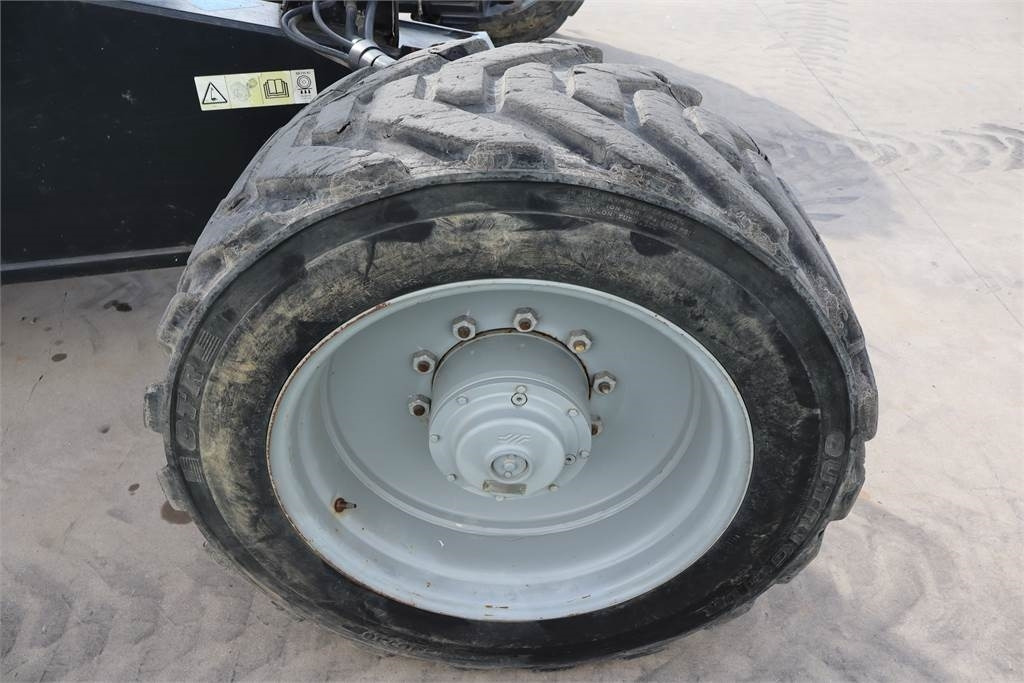 Telescopic boom Genie SX135XC: picture 13 Telescopic boom Genie SX135XC: picture 13