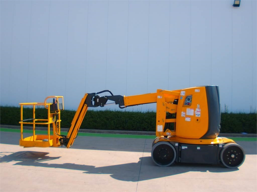 Haulotte HA12CJ+ - Articulated boom: picture 1 Haulotte HA12CJ+ - Articulated boom: picture 1