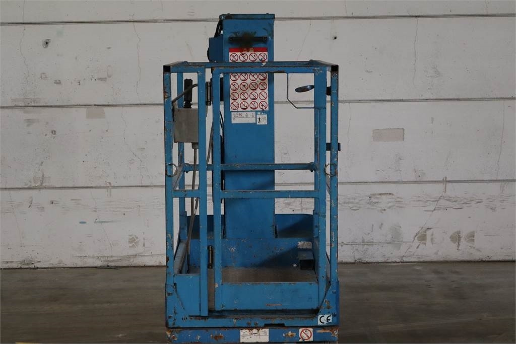 Vertical mast lift SkyJack SJ16: picture 10