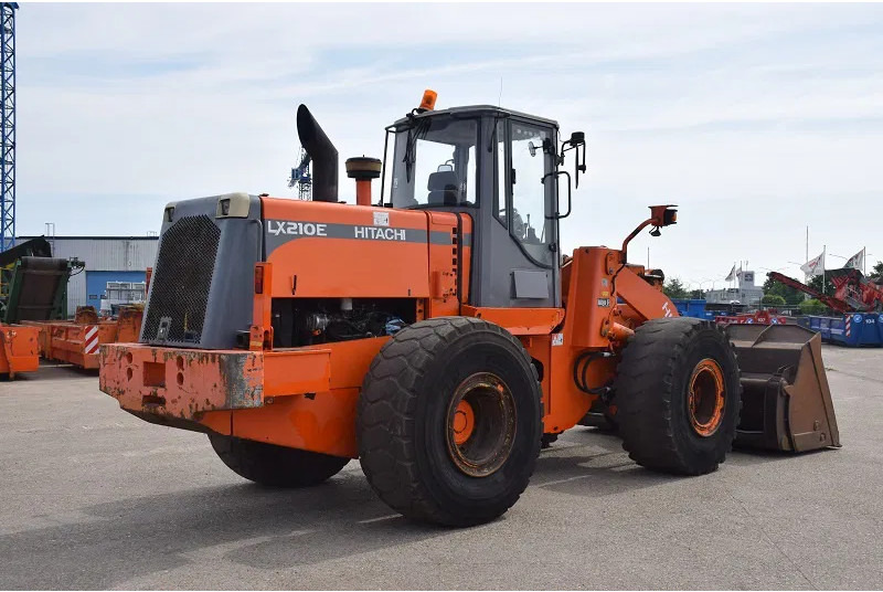 Hitachi LX 210E- stock id 59 - Wheel loader: picture 4 Hitachi LX 210E- stock id 59 - Wheel loader: picture 4