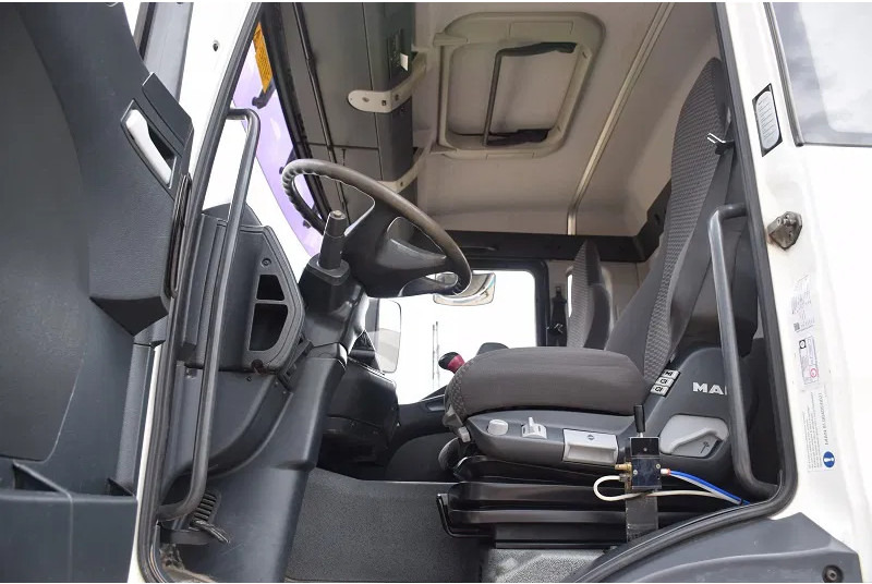 Crane truck MAN TGA 26.320: picture 7