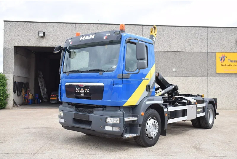 MAN TGM 18.340 - Hook lift truck: picture 3 MAN TGM 18.340 - Hook lift truck: picture 3