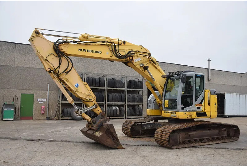 New Holland Kobelco E235B SR-LCT - Crawler excavator: picture 4 New Holland Kobelco E235B SR-LCT - Crawler excavator: picture 4