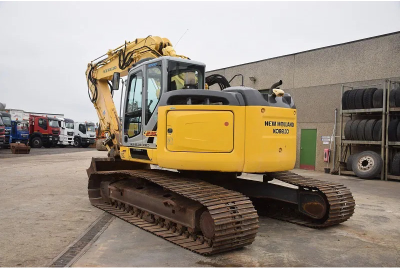 New Holland Kobelco E235B SR-LCT - Crawler excavator: picture 2 New Holland Kobelco E235B SR-LCT - Crawler excavator: picture 2