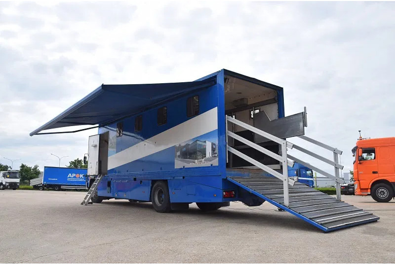 Volvo FL 250 - 19 ton ( 7 PAARDEN ) - Horse truck: picture 1 Volvo FL 250 - 19 ton ( 7 PAARDEN ) - Horse truck: picture 1