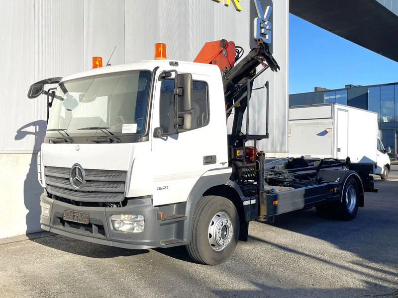 Mercedes-Benz Atego 1621 *Palfinger kraan*Containersysteem*luchtvering achteras*bluetooth - Hook lift truck, Crane truck: picture 1 Mercedes-Benz Atego 1621 *Palfinger kraan*Containersysteem*luchtvering achteras*bluetooth - Hook lift truck, Crane truck: picture 1