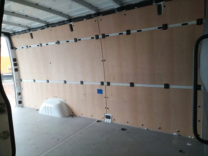 Mercedes-Benz Binnenbekleding L2H2 Sprinter - Cab and interior for Van: picture 5 Mercedes-Benz Binnenbekleding L2H2 Sprinter - Cab and interior for Van: picture 5