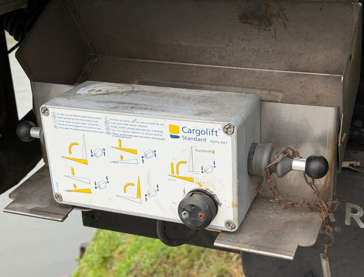 Refrigerator trailer HTF Heiwo Isolated BOX TRS Cooling Tail Lift Holland-Trailer: picture 14 Refrigerator trailer HTF Heiwo Isolated BOX TRS Cooling Tail Lift Holland-Trailer: picture 14