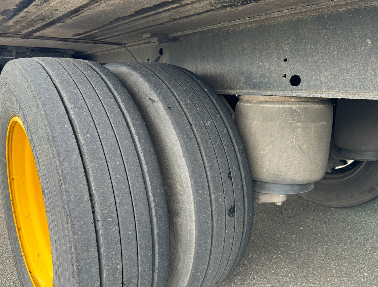 Refrigerator trailer HTF Heiwo Isolated BOX TRS Cooling Tail Lift Holland-Trailer: picture 12 Refrigerator trailer HTF Heiwo Isolated BOX TRS Cooling Tail Lift Holland-Trailer: picture 12