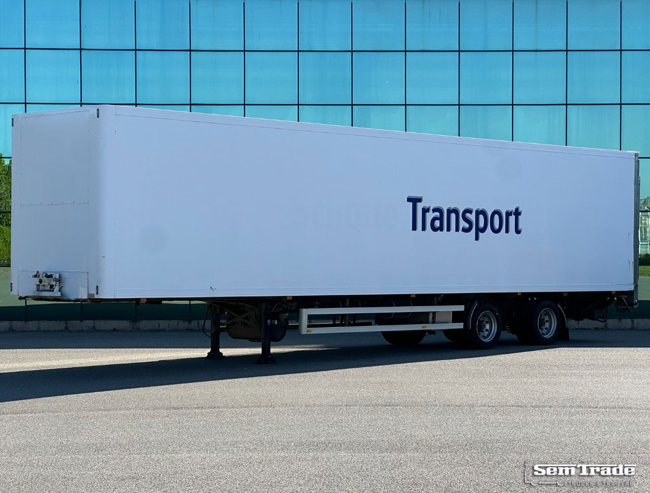 Jumbo 2 Alxe SOR Isolated BOX Tail Lift Steering Axle Holland-Trailer - Closed box semi-trailer: picture 1 Jumbo 2 Alxe SOR Isolated BOX Tail Lift Steering Axle Holland-Trailer - Closed box semi-trailer: picture 1