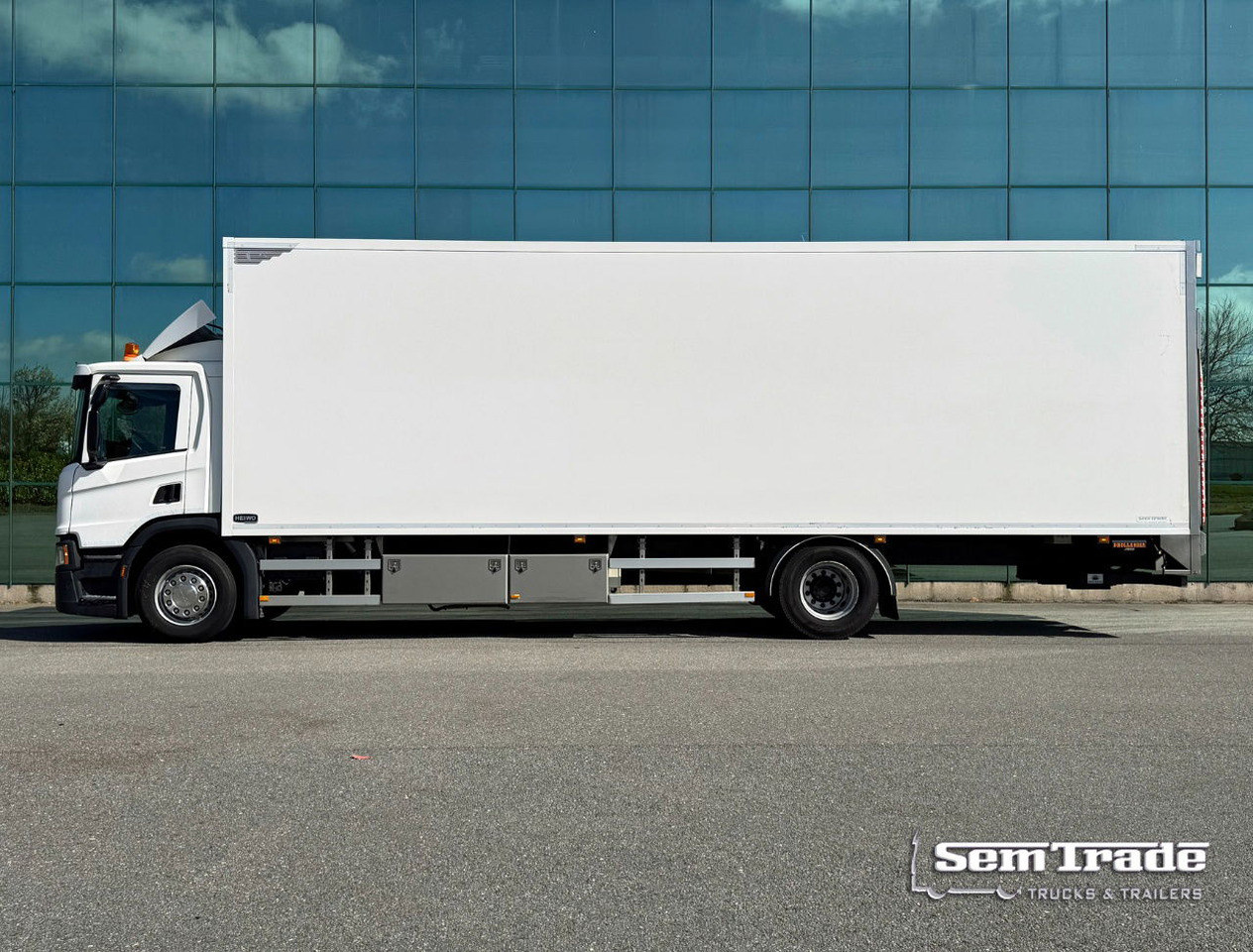 Scania P320 Heiwo 16 Karrenbak 275 CM Hoog Kachel 2.500 KG Klep Super Staat - Box truck: picture 2 Scania P320 Heiwo 16 Karrenbak 275 CM Hoog Kachel 2.500 KG Klep Super Staat - Box truck: picture 2