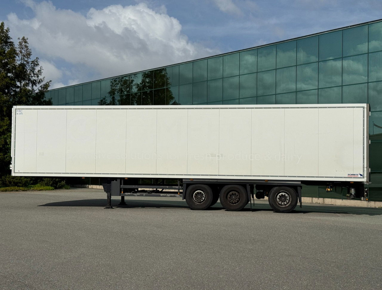 Schmitz Cargobull 3-AS Stuuras Carrier Vector 1550 Gegalvaniseerd Chassis Zeer Goede Banden TOP Staat NL Trailer - Refrigerator semi-trailer: picture 2 Schmitz Cargobull 3-AS Stuuras Carrier Vector 1550 Gegalvaniseerd Chassis Zeer Goede Banden TOP Staat NL Trailer - Refrigerator semi-trailer: picture 2