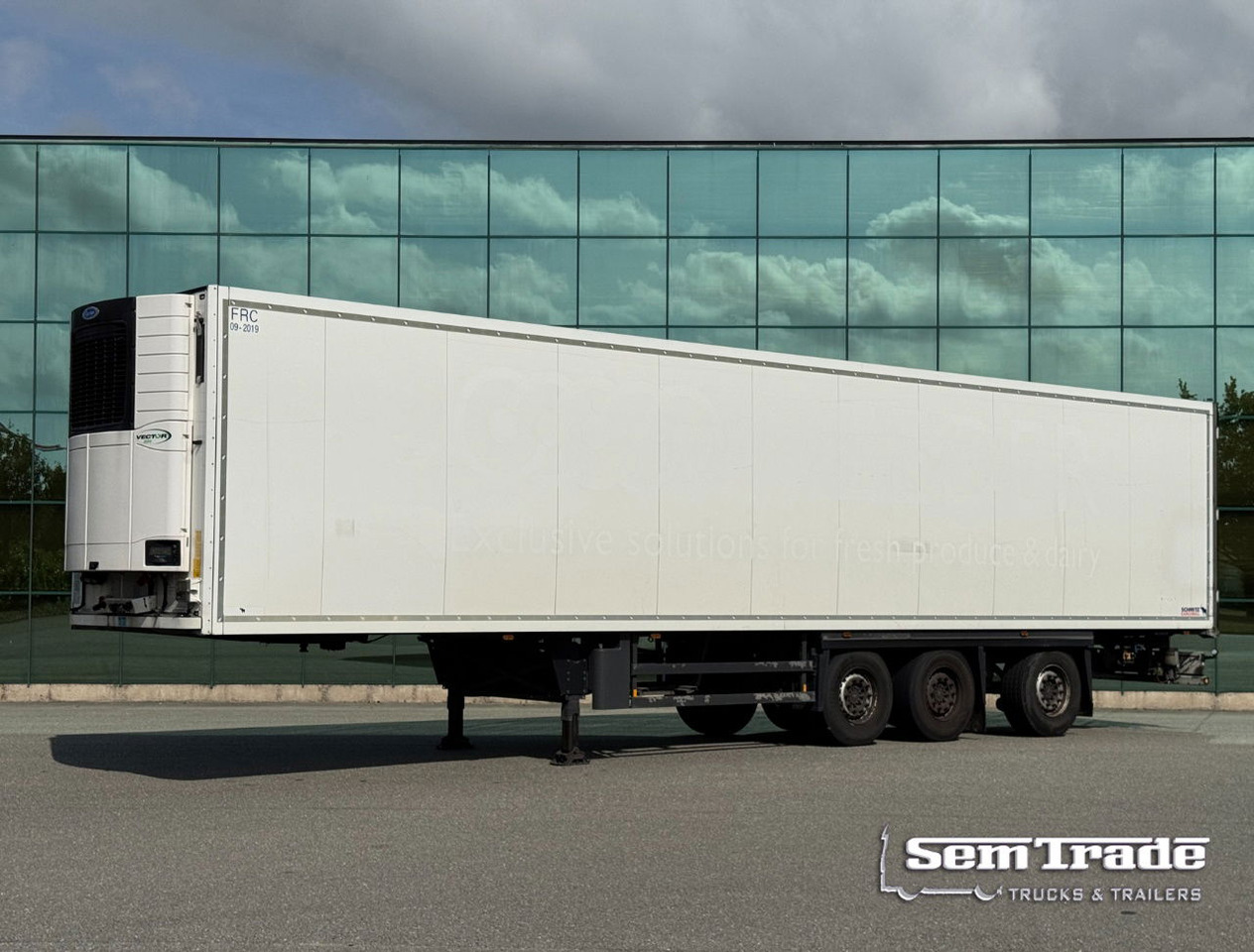 Schmitz Cargobull 3-AS Stuuras Carrier Vector 1550 Gegalvaniseerd Chassis Zeer Goede Banden TOP Staat NL Trailer - Refrigerator semi-trailer: picture 1 Schmitz Cargobull 3-AS Stuuras Carrier Vector 1550 Gegalvaniseerd Chassis Zeer Goede Banden TOP Staat NL Trailer - Refrigerator semi-trailer: picture 1
