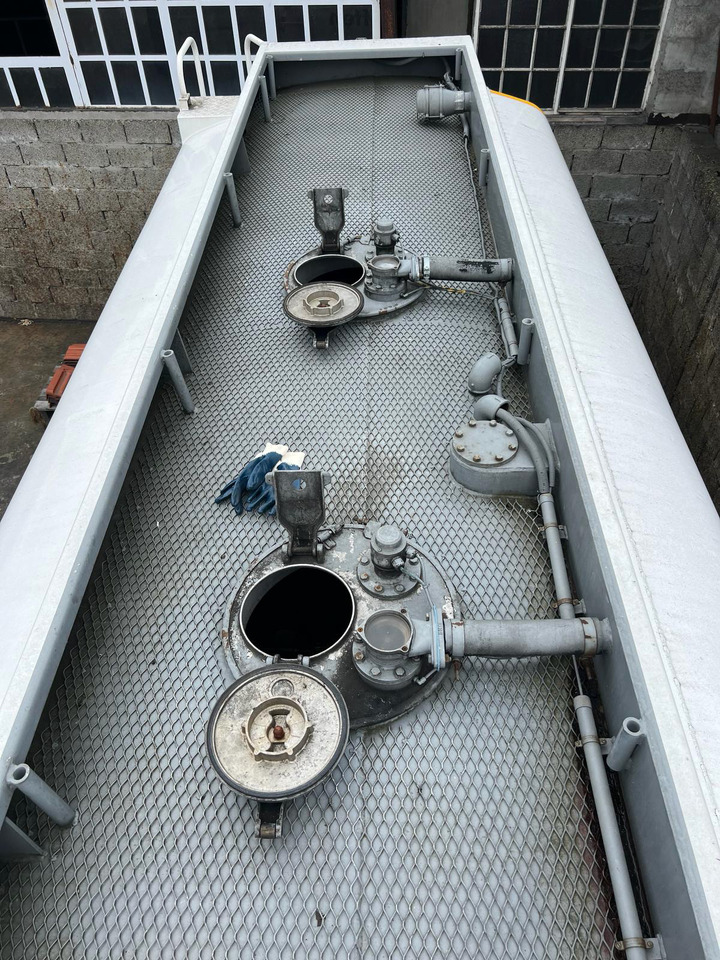 STOKOTA 20000 L, BOTTOM and TOP LOADING - Tank trailer: picture 4 STOKOTA 20000 L, BOTTOM and TOP LOADING - Tank trailer: picture 4