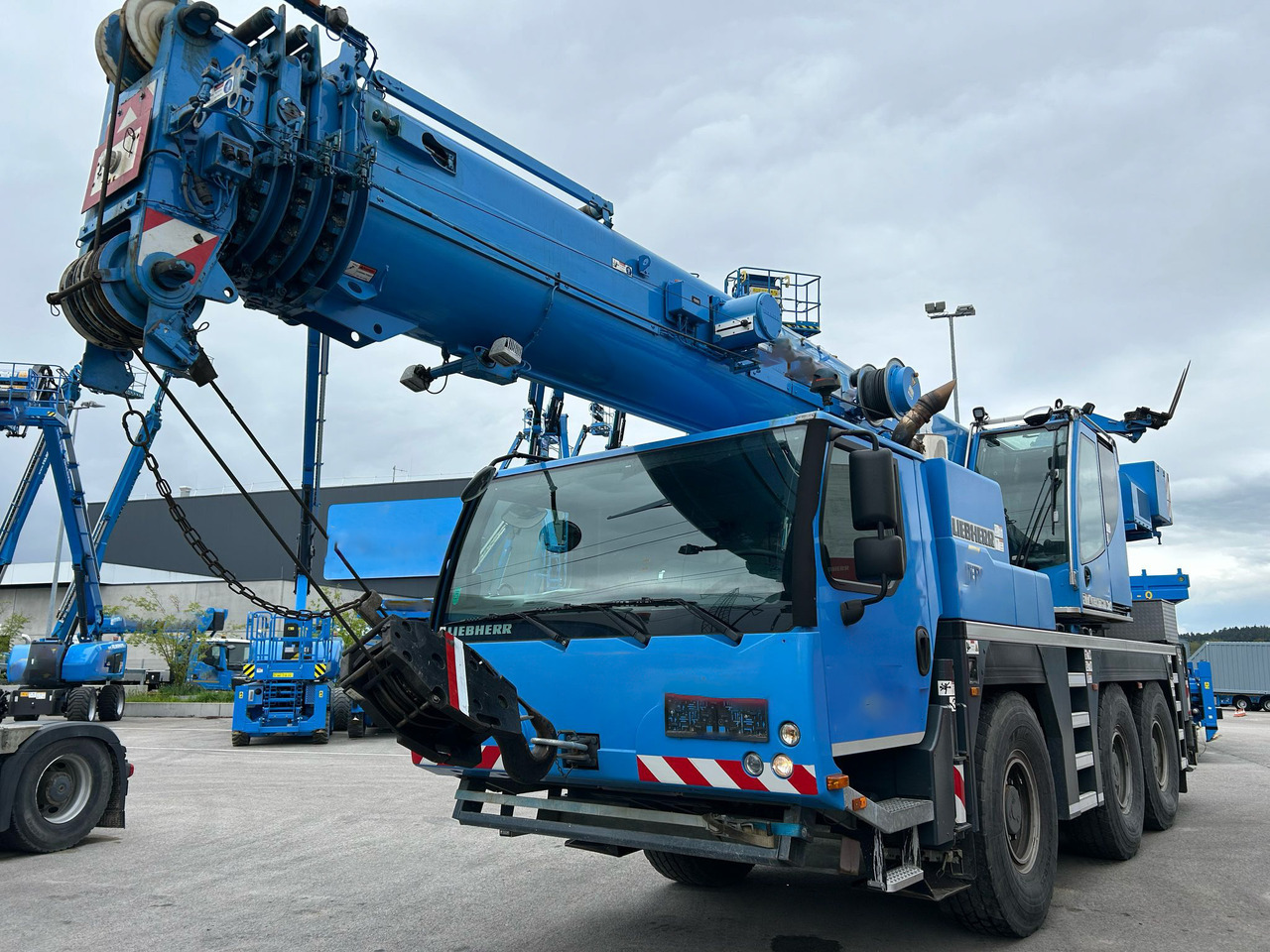 LIEBHERR LTM 1050-3.1 - Mobile crane: picture 1 LIEBHERR LTM 1050-3.1 - Mobile crane: picture 1